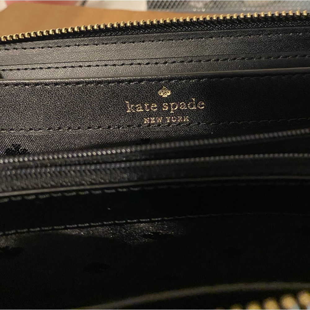 Kate Spade ♠️ wallet - Picture 5 of 8